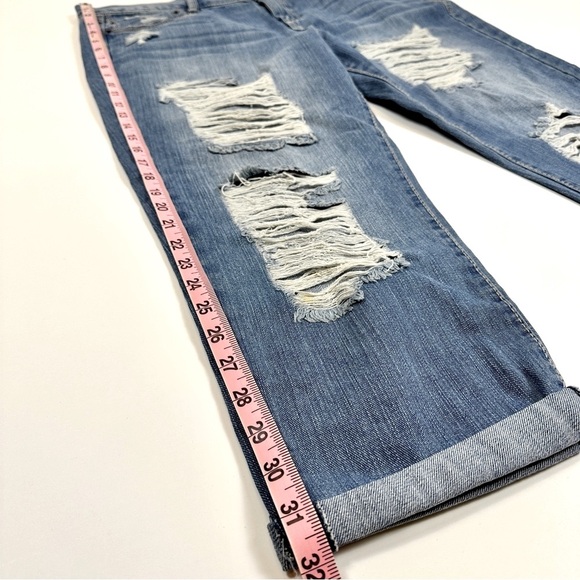 MUDD Women's Blue Distressed Low Rise Cropped Jeans, Size 15 - Picture 10 of 15
